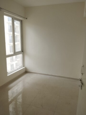 Room in 2.5 BHK Apartment at Signature The Millennia 2, Sector 37d – for Rent