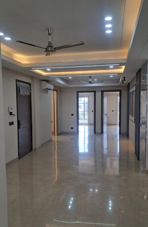 Building Lobby in 3 BHK Builder Floor at Sector 57 – for Sale