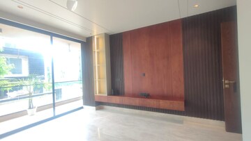 Room in 4 BHK Builder Floor at South City 1 – for Sale