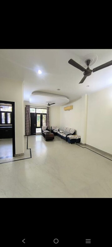 Living Room in 2 BHK Builder Floor at Ansal Sushant Lok I, Sector 43 – for Rent