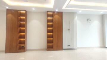 Room in 4 BHK Builder Floor at South City 1 – for Sale