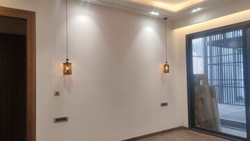 Room in 4 BHK Builder Floor at South City 1 – for Sale