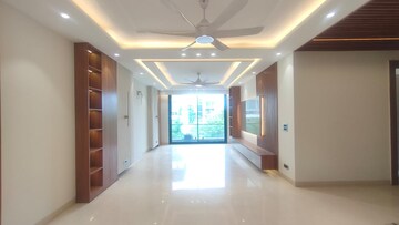 Building Lobby in 4 BHK Builder Floor at South City 1 – for Sale