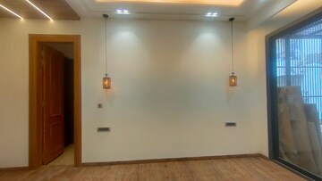Room in 4 BHK Builder Floor at South City 1 – for Sale
