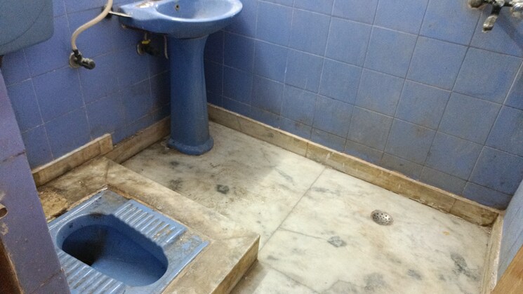 Bathroom, vaishali sector 2 2 Bedroom 968 Sq.Ft. Builder Floor In Vaishali Sector 2 Ghaziabad 8632324