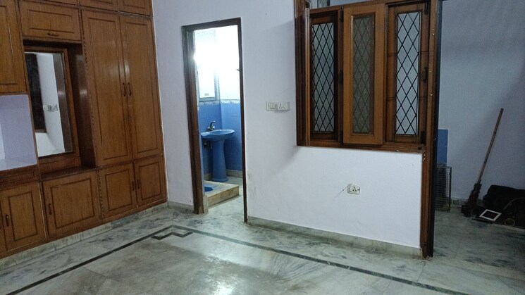Room, vaishali sector 2 2 Bedroom 968 Sq.Ft. Builder Floor In Vaishali Sector 2 Ghaziabad 8632324