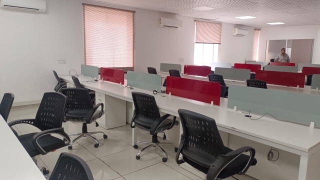 Office Space For Rent in Sector 63