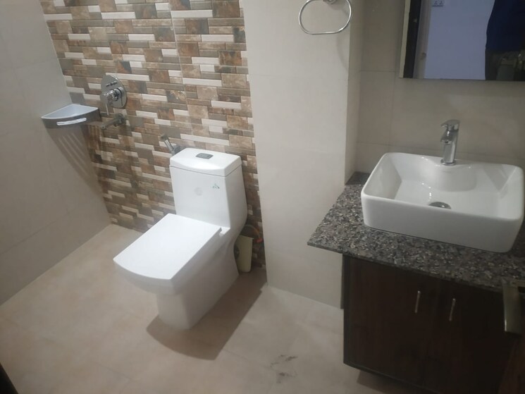 Bathroom, vipul-world-floors 3 Bedroom 2500 Sq.Ft. Apartment In Sector 48 Gurgaon 8632308