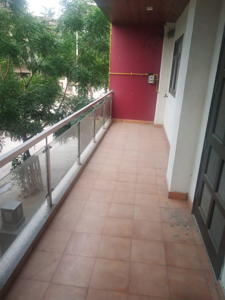 Balcony, vipul-world-floors 3 Bedroom 2500 Sq.Ft. Apartment In Sector 48 Gurgaon 8632308