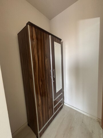 Room in 4 BHK Builder Floor at Unitech Arcadia, South City 2 – for Rent