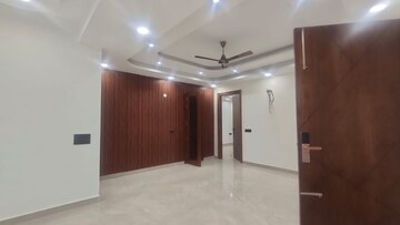 Room in 3 BHK Builder Floor at South City 1 – for Sale