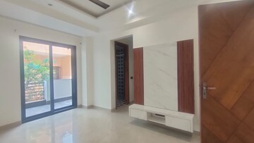Room in 3 BHK Builder Floor at South City 1 – for Sale