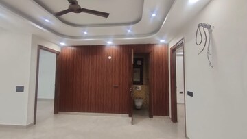 Bedroom in 3 BHK Builder Floor at South City 1 – for Sale