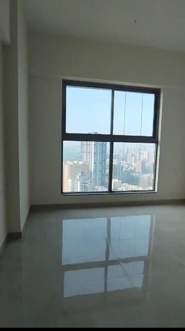 Room in 2.5 BHK Apartment at Ekta Tripolis, Goregaon West – for Rent
