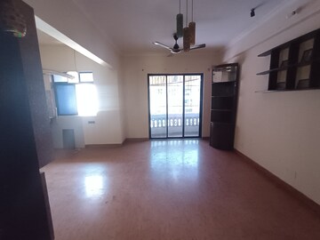 Room in 2 BHK Apartment at Eveready Govind Apartment, Kopar Khairane – for Rent