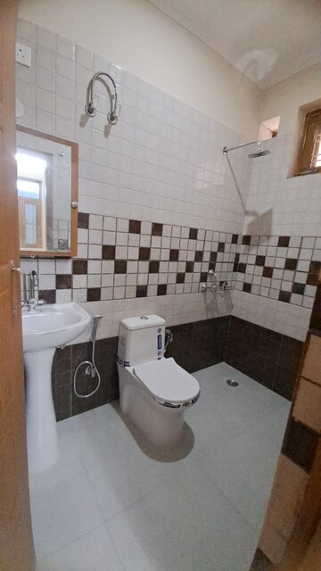 Attached Bathroom in 2 BHK Builder Floor at Sahastradhara Road – for Rent