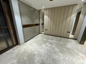 Room in 4 BHK Builder Floor at Sector 107 – for Sale