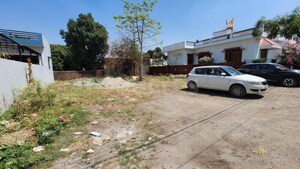  Plot For Sale in JakhaN-Rajpur Road