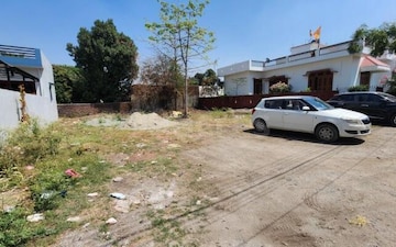 Plot For Sale in JakhaN-Rajpur Road