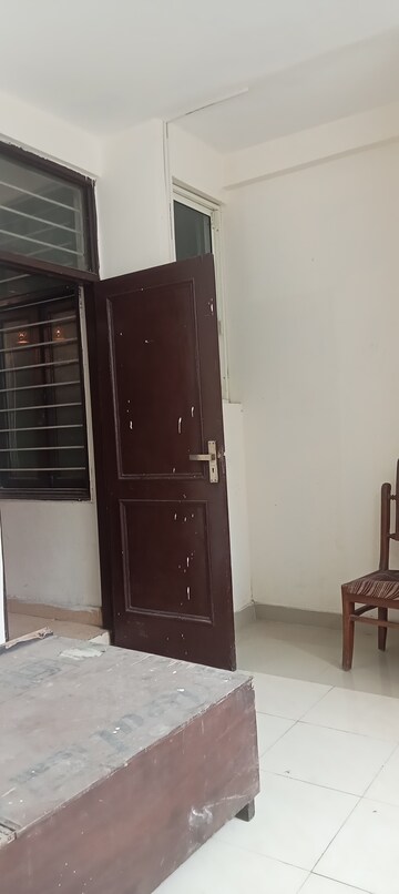Furnished Amenities in 1 BHK Builder Floor at Panchsheel Vihar – for Rent