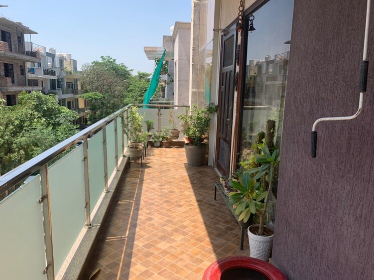 Balcony, rwa-residential-society-sector-46 3 Bedroom 1836 Sq.Ft. Builder Floor In Sector 46 Gurgaon 8632528