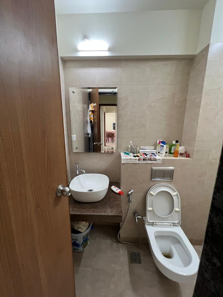 Bathroom, godrej-central 2.5 Bedroom 1200 Sq.Ft. Apartment In Chembur Mumbai 8632549
