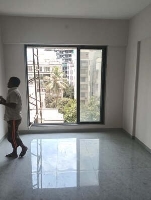 Room in 2.5 BHK Apartment at Borivali West – for Sale