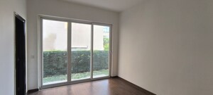 Room in 4 BHK Builder Floor at BPTP Amstoria, Sector 102 – for Sale