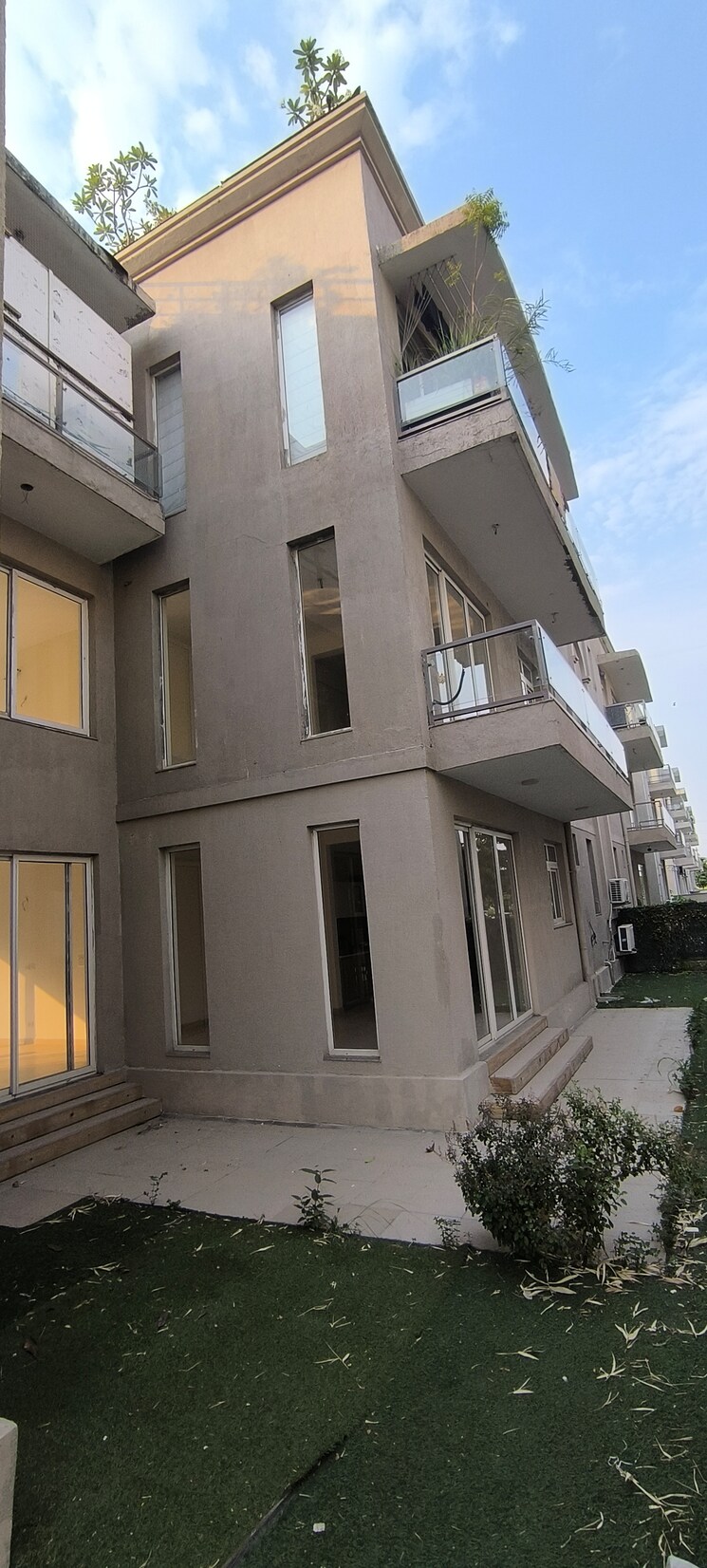 Exterior View, bptp-amstoria 4 Bedroom 3560 Sq.Ft. Builder Floor In Sector 102 Gurgaon 8632580