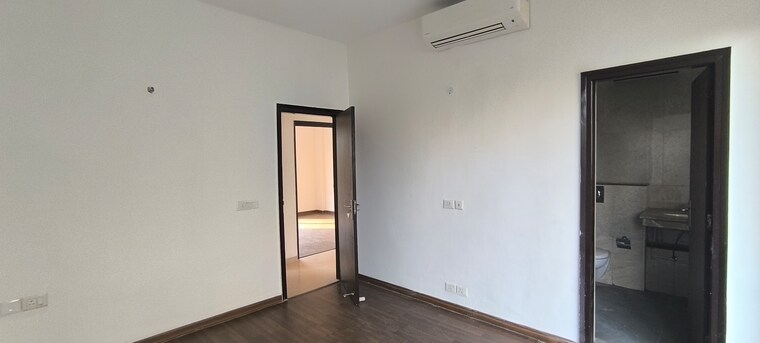 Room, bptp-amstoria 4 Bedroom 3560 Sq.Ft. Builder Floor In Sector 102 Gurgaon 8632580