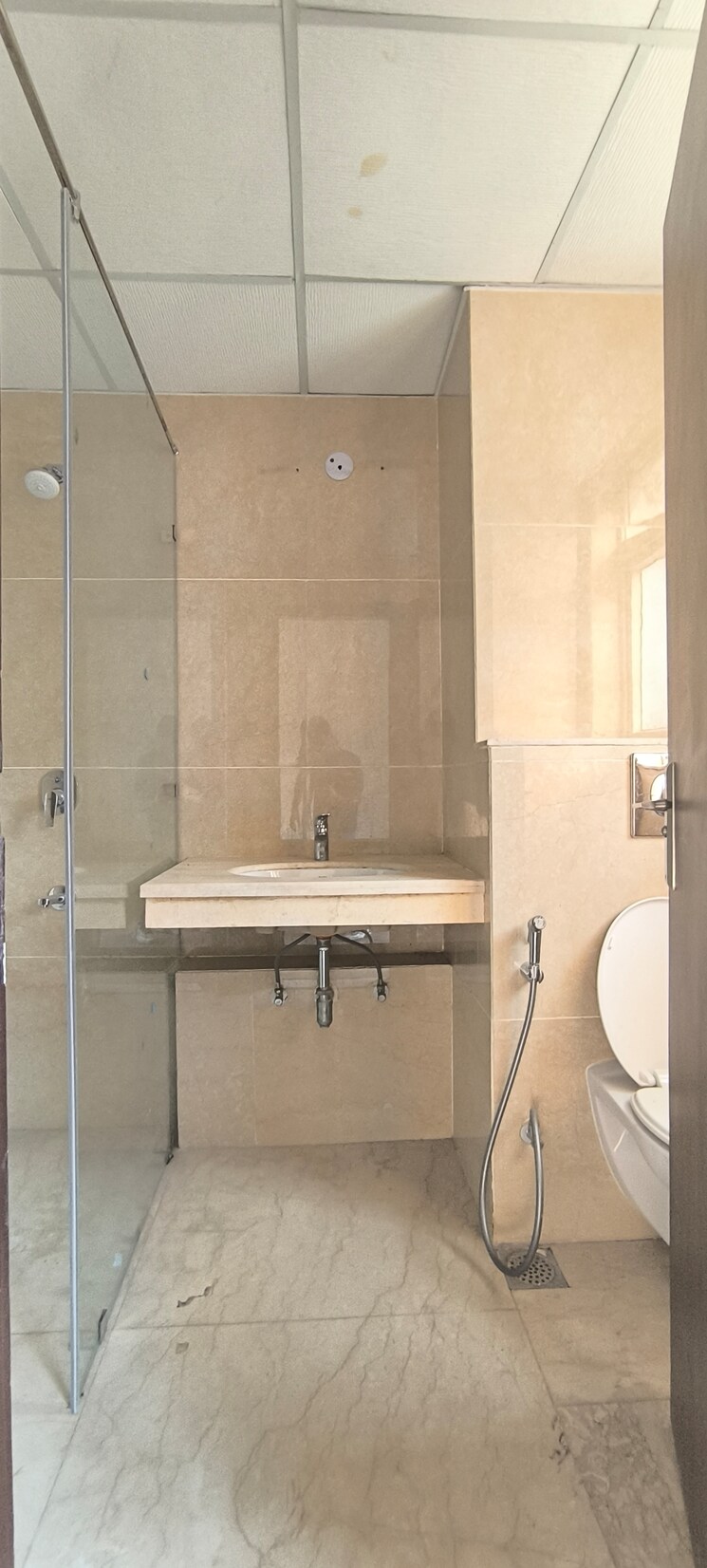 Bathroom, bptp-amstoria 4 Bedroom 3560 Sq.Ft. Builder Floor In Sector 102 Gurgaon 8632580