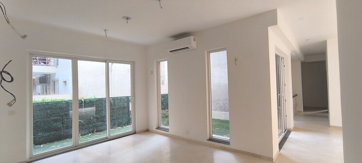 Room, bptp-amstoria 4 Bedroom 3560 Sq.Ft. Builder Floor In Sector 102 Gurgaon 8632580