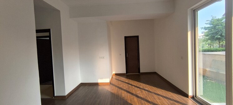 Room, bptp-amstoria 4 Bedroom 3560 Sq.Ft. Builder Floor In Sector 102 Gurgaon 8632580