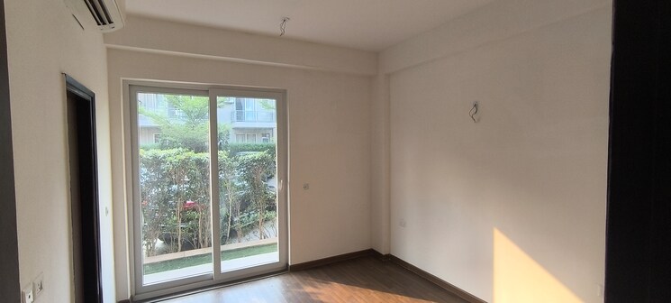 Room, bptp-amstoria 4 Bedroom 3560 Sq.Ft. Builder Floor In Sector 102 Gurgaon 8632580