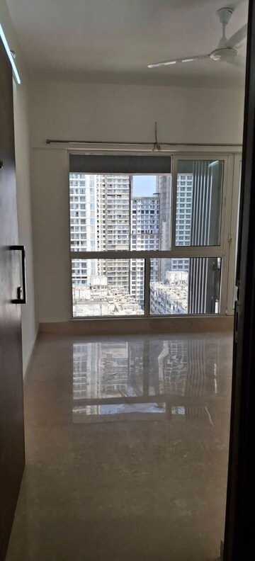 Room in 2 BHK Apartment at Omkar Signet, Malad East – for Rent