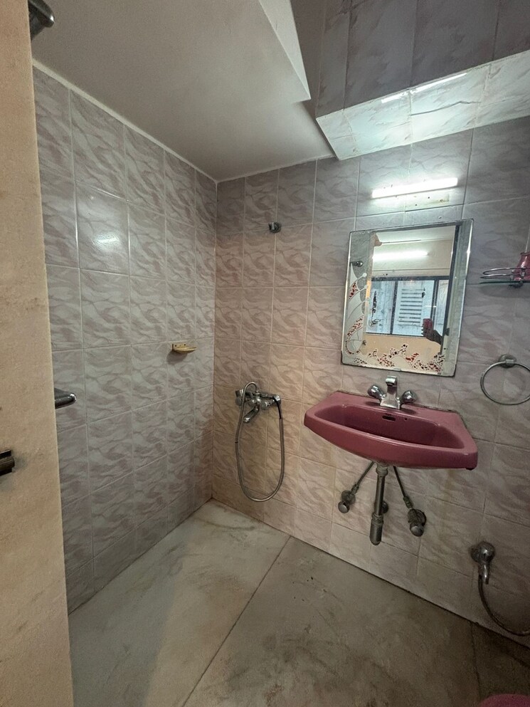 Bathroom, bandra west 1 Bedroom 550 Sq.Ft. Apartment In Bandra West Mumbai 8632709
