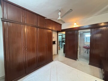 Bedroom in 1 BHK Apartment at Bandra West – for Rent