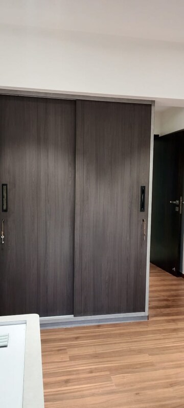 Furnished Amenities in 3 BHK Apartment at Hubtown Hillcrest, Andheri East – for Rent
