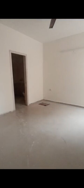 Room in 2 BHK Apartment at Shree Vardhman Green Court, Sector 90 – for Sale