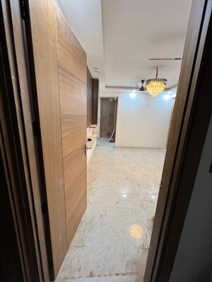 Room in 3 BHK Builder Floor at Sector 73 – for Sale