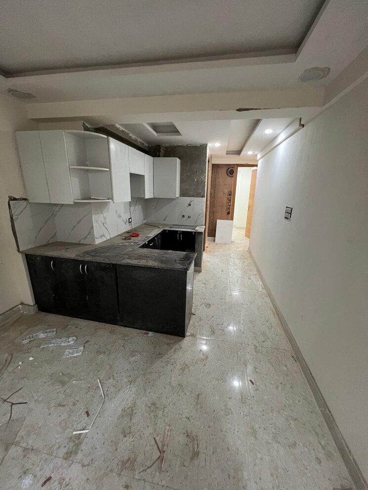 Kitchen, sector 73 3 Bedroom 1500 Sq.Ft. Builder Floor In Sector 73 Noida 8632716