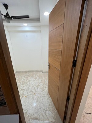 Room in 3 BHK Builder Floor at Sector 73 – for Sale