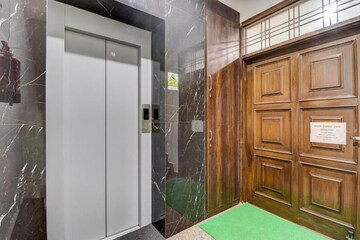 Room in 3 BHK Builder Floor at Malsi – for Rent