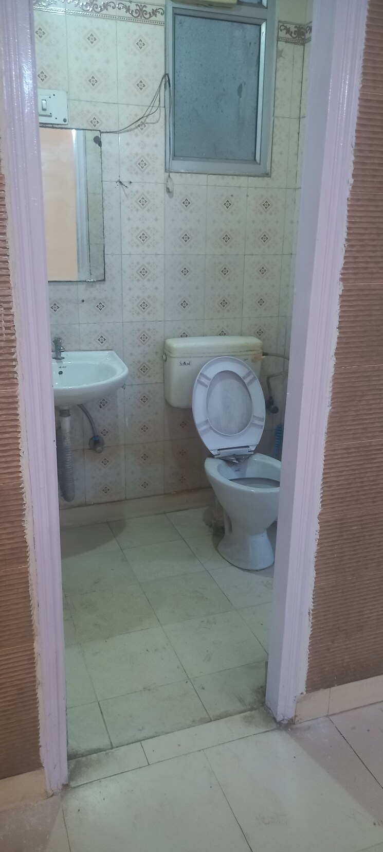 Bathroom, ip extension 2 Bedroom 950 Sq.Ft. Apartment In Ip Extension Delhi 8632769
