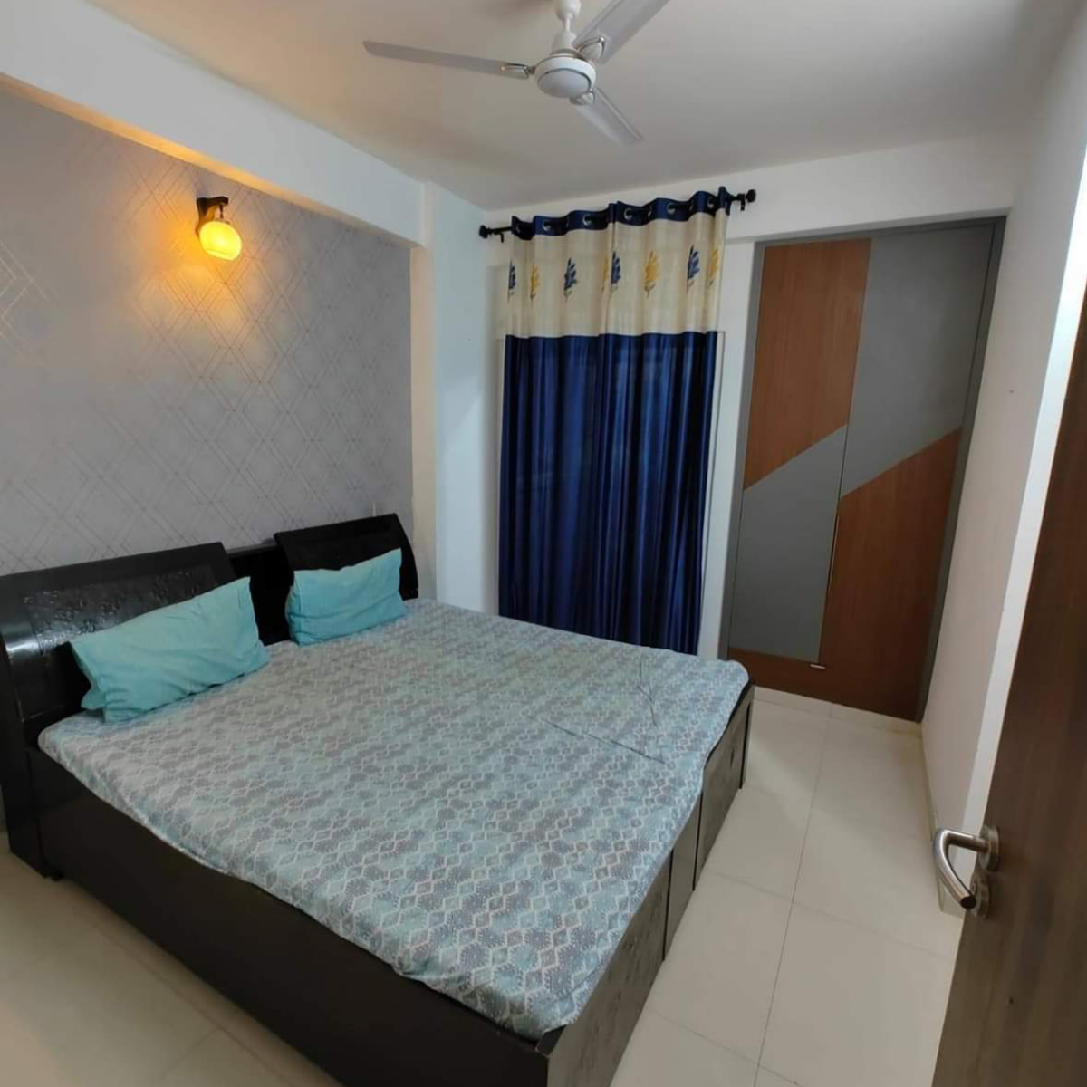 2 BHK Apartment For Rent in Ekta Tripolis