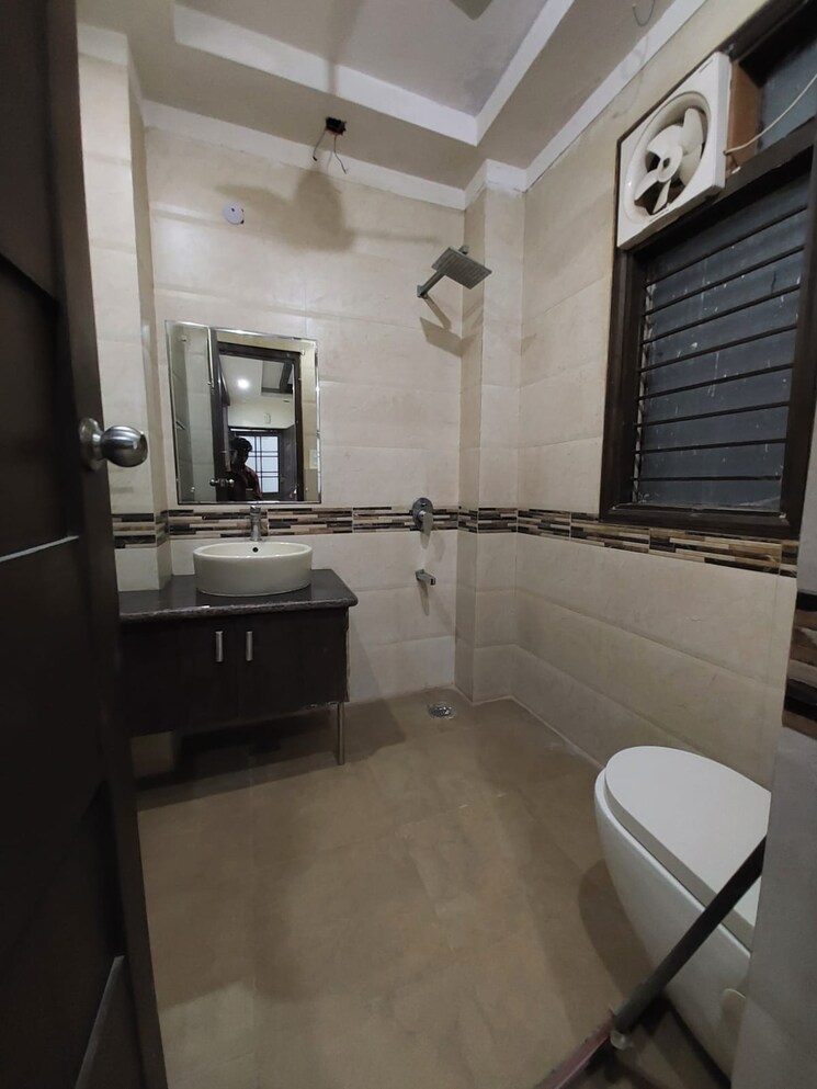 Attached Bathroom, ameya-one 2 Bedroom 1400 Sq.Ft. Apartment In Sector 42 Gurgaon 8632778