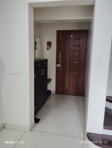 Room in 3 BHK Apartment at Triveni Apartments Model Colony, Model Colony – for Rent