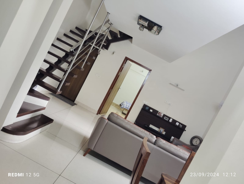 3 BHK + Pooja Room,Servant Room,Study Room,Extra Room Apartment For Rent in Triveni Apartments Model Colony