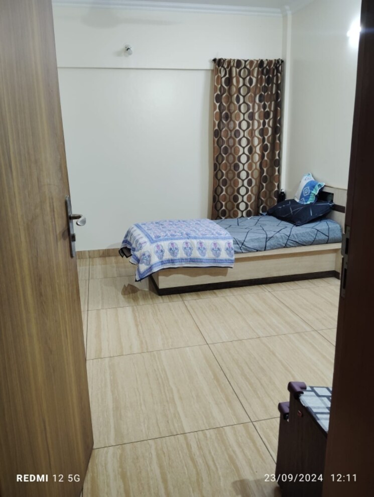 Bedroom, triveni-apartments-model-colony 3 Bedroom 1400 Sq.Ft. Apartment In Model Colony Pune 8632792
