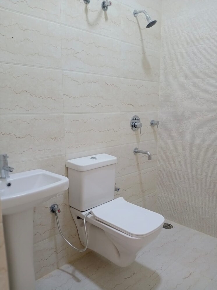 Bathroom, kharar kurali highway 3 Bedroom 1080 Sq.Ft. Apartment In KharaR Kurali Highway Mohali 8632793